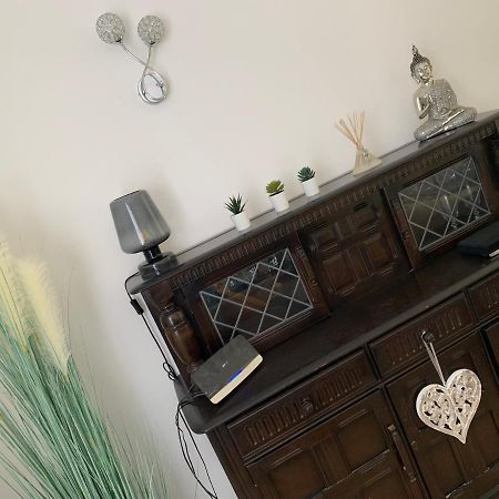 Shore Lodge. 4 Bed Bungalow Only Mtrs From The Beach. Sleeps 8 Sutton-on-Sea Exterior foto