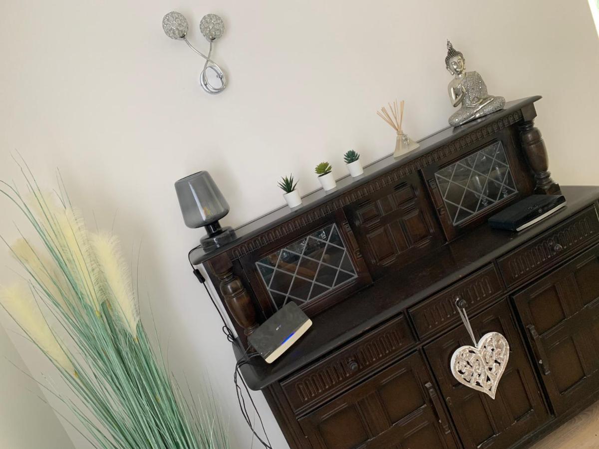 Shore Lodge. 4 Bed Bungalow Only Mtrs From The Beach. Sleeps 8 Sutton-on-Sea Exterior foto