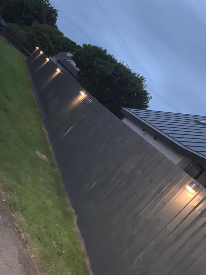 Shore Lodge. 4 Bed Bungalow Only Mtrs From The Beach. Sleeps 8 Sutton-on-Sea Exterior foto